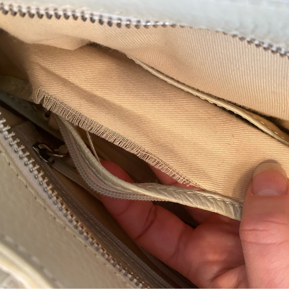 Italian leather y2k Elegant Cream Handbag - Picture 4 of 9